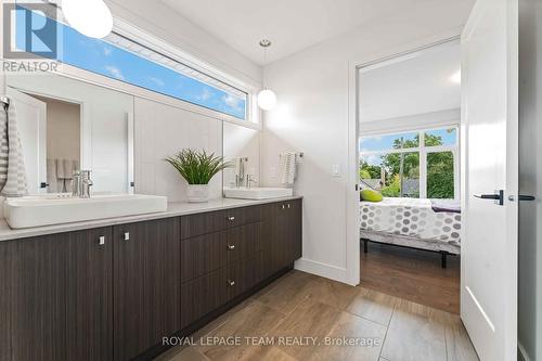 1546 Claymor Avenue, Ottawa, ON - Indoor Photo Showing Bathroom
