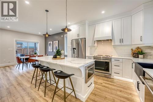 198 Bright Street, Sarnia, ON - Indoor Photo Showing Kitchen With Upgraded Kitchen