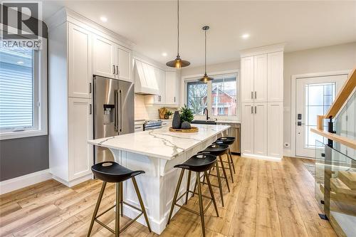 198 Bright Street, Sarnia, ON - Indoor Photo Showing Kitchen With Upgraded Kitchen