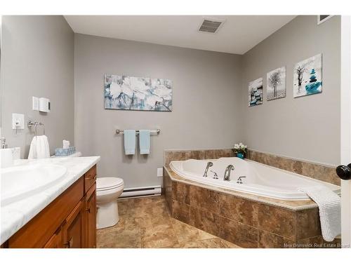 125 Oak Ridge Dr, Moncton, NB 