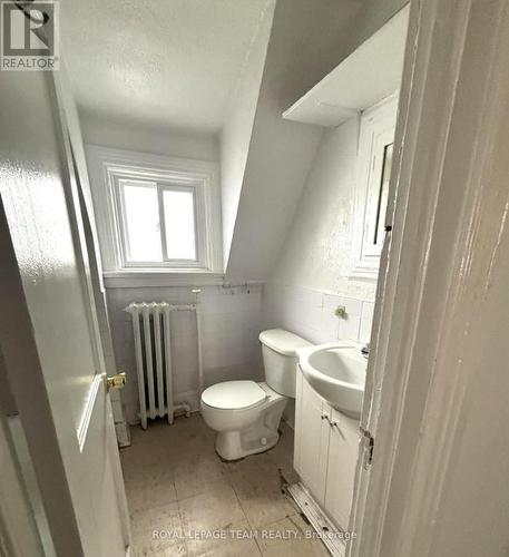 169 Holmwood Avenue, Ottawa, ON - Indoor Photo Showing Bathroom