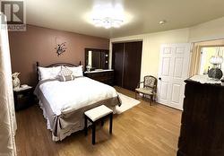 Upper Level Master Bedroom - 