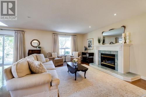 20 Arbordale Walk, Guelph (Village By The Arboretum), ON - Indoor Photo Showing Living Room With Fireplace