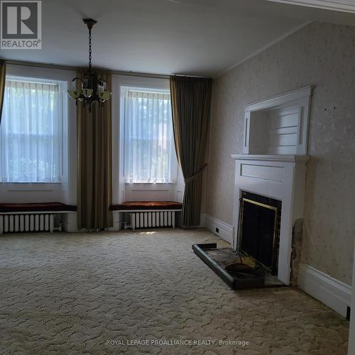 634 Henry Street W, Prescott, ON - Indoor With Fireplace