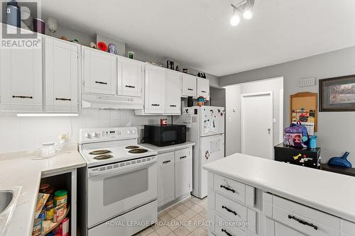 32 James Street W, Cobourg, ON - Indoor Photo Showing Kitchen