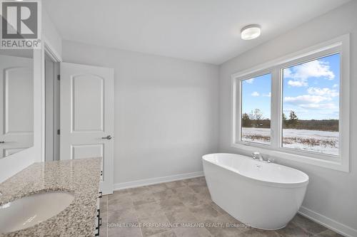 655 Fenwick Way, Ottawa, ON - Indoor Photo Showing Bathroom