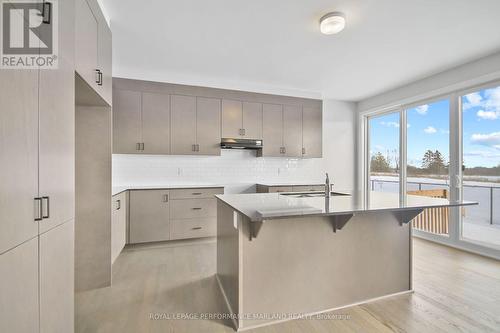655 Fenwick Way, Ottawa, ON - Indoor Photo Showing Kitchen