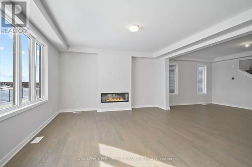655 Fenwick Way, Ottawa, ON - Indoor With Fireplace