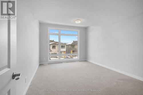 655 Fenwick Way, Ottawa, ON - Indoor Photo Showing Other Room