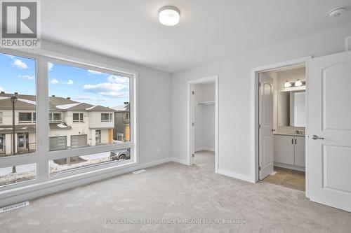 655 Fenwick Way, Ottawa, ON - Indoor Photo Showing Other Room