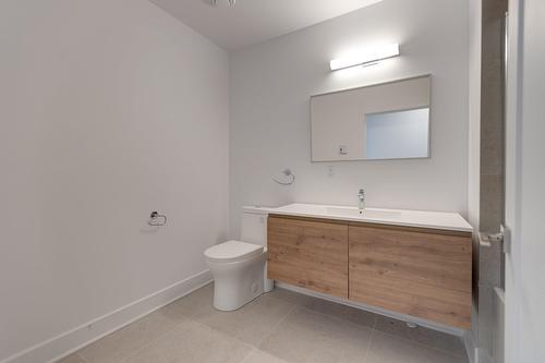 Salle de bains - 104-8945 Boul. Viau, Montréal (Saint-Léonard), QC - Indoor Photo Showing Bathroom