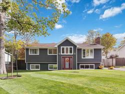 49 Madeline Avenue  Lower Sackville, NS B4C 2L8