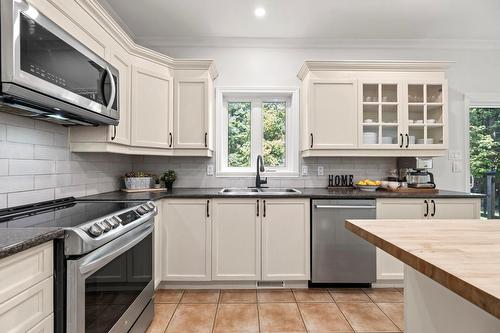 Kitchen - 2527 Rue De La Vallée-De-La-Loire, Saint-Lazare, QC - Indoor Photo Showing Kitchen With Double Sink