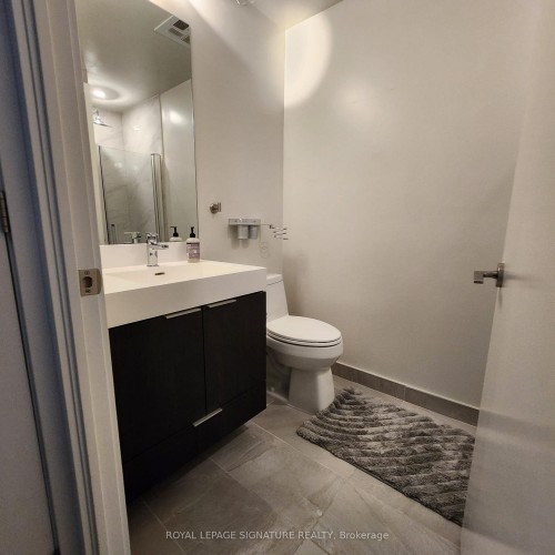 910-3100 Keele Street, Toronto, ON - Indoor Photo Showing Bathroom