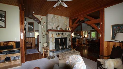 4512 Highway 6, Burton, BC 