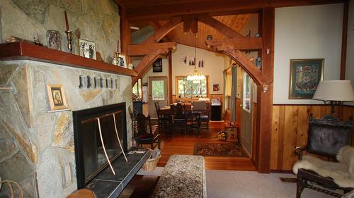 4512 Highway 6, Burton, BC 