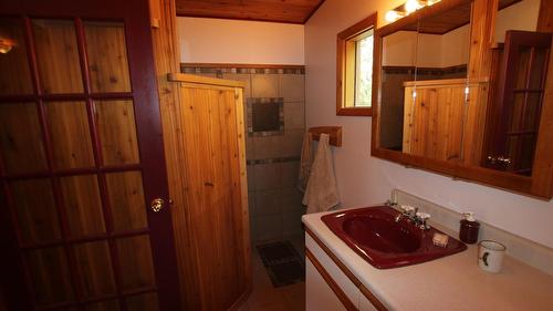 4512 Highway 6, Burton, BC 