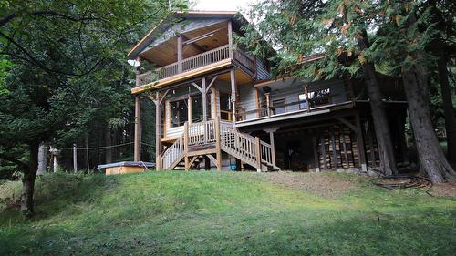 4512 Highway 6, Burton, BC 