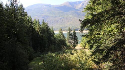 4512 Highway 6, Burton, BC 