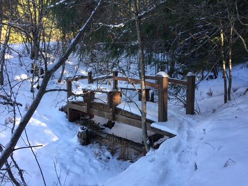 4512 Highway 6, Burton, BC - Outdoor