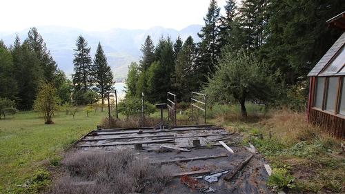 4512 Highway 6, Burton, BC 
