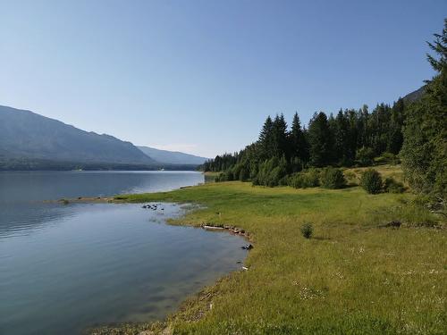 4512 Highway 6, Burton, BC 