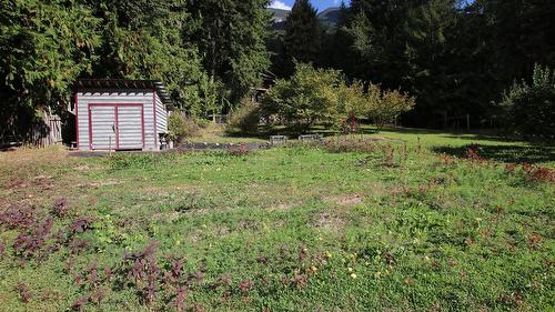 4512 Highway 6, Burton, BC 