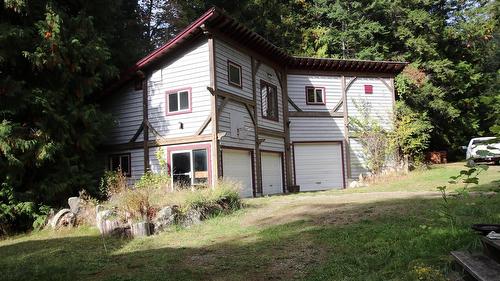 4512 Highway 6, Burton, BC 