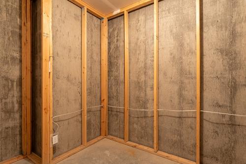 12-4100 Gallaghers Parkland, Kelowna, BC - Indoor