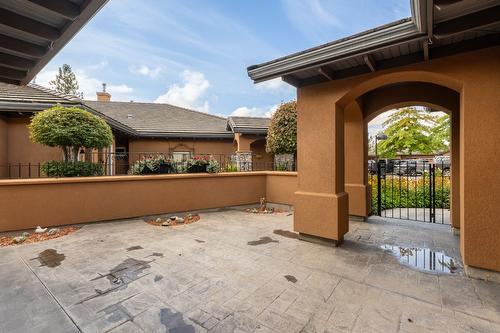 12-4100 Gallaghers Parkland, Kelowna, BC - Outdoor With Exterior