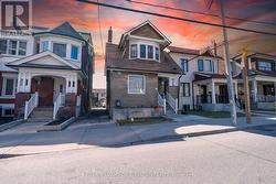 172 OAKWOOD AVENUE  Toronto, ON M6E 2T9
