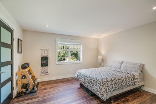 2466 Summerset Rd, Nanoose Bay, BC 