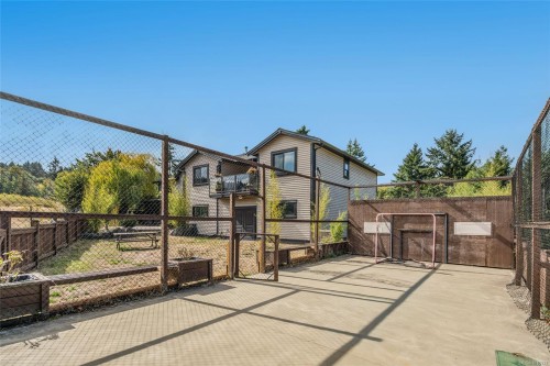 2466 Summerset Rd, Nanoose Bay, BC 