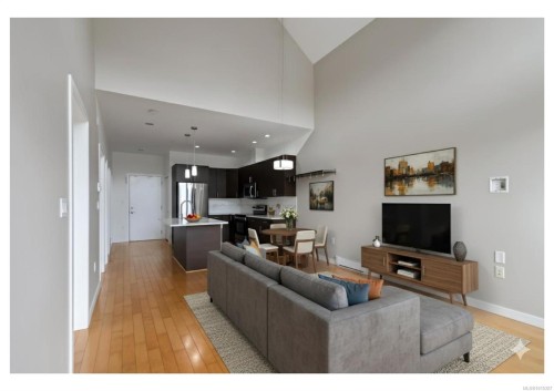 608-924 Esquimalt Rd, Esquimalt, BC - Indoor Photo Showing Living Room