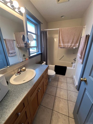 9828 Croft St, Chemainus, BC 