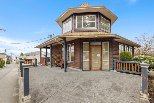 9828 Croft St, Chemainus, BC 