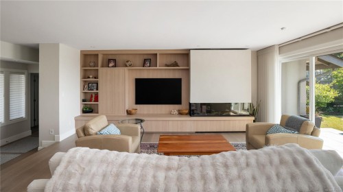 3819 Beachview Pl, Saanich, BC 