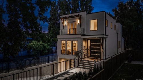1772 Chandler Ave, Victoria, BC 