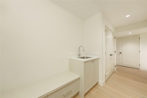 1772 Chandler Ave, Victoria, BC 