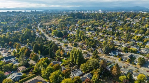 1772 Chandler Ave, Victoria, BC 