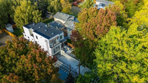 1772 Chandler Ave, Victoria, BC 