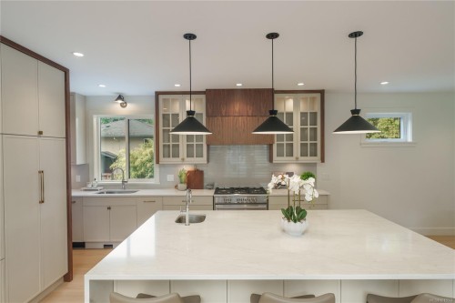 1772 Chandler Ave, Victoria, BC 