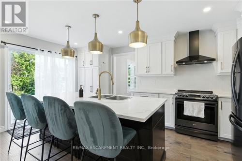 2 Caledonia Avenue, Haldimand, ON - Indoor Photo Showing Kitchen With Double Sink With Upgraded Kitchen