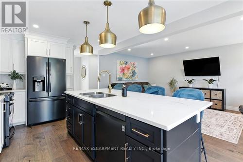 2 Caledonia Avenue, Haldimand, ON - Indoor Photo Showing Kitchen With Double Sink With Upgraded Kitchen