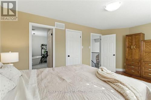 2 Caledonia Avenue, Haldimand, ON - Indoor Photo Showing Bedroom