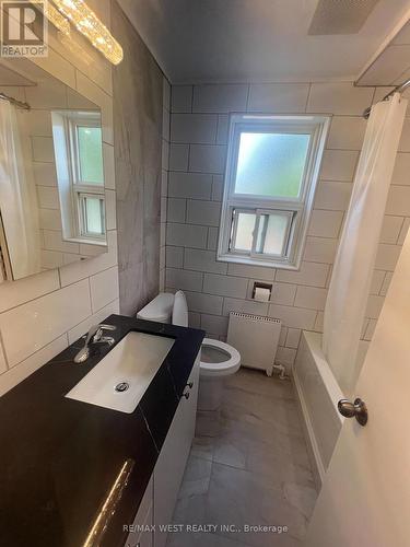 2 - 251 Pannahill Road, Toronto, ON - Indoor Photo Showing Bathroom