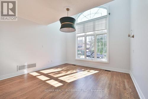 37 Castlegate Boulevard, Brampton, ON - Indoor Photo Showing Other Room