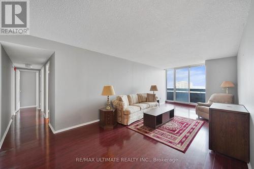 Ph5 - 3131 Bridletowne Circle, Toronto, ON - Indoor Photo Showing Living Room