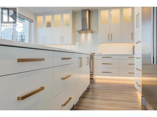 3961 Beachview Drive E, West Kelowna, BC - Indoor Photo Showing Kitchen With Upgraded Kitchen