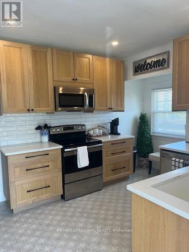 5706 King Street, Lincoln (Beamsville), ON - Indoor Photo Showing Kitchen